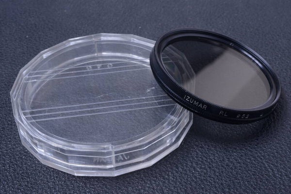 IZUMAR POLARIZING 52MM FILTER GENUINE LENS OR CAMERA SCREW IN W/ KEEPER 39-2