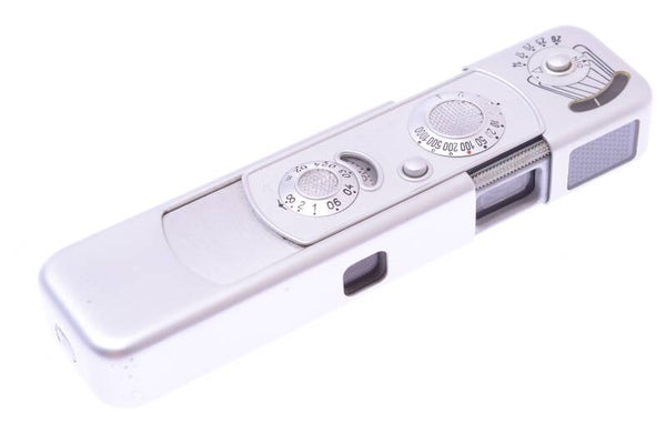 MINOX B 9.5MM SUBMINIATURE CAMERA 8X11MM *WORKS 100%, MINTY*  #820994
