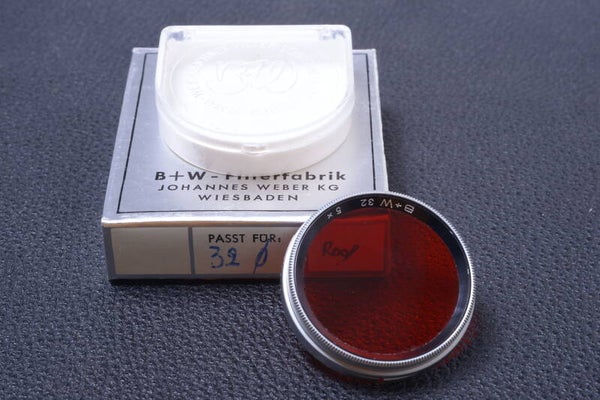 B & W SCHNEIDER RED 5X 32MM FILTER GENUINE LENS OR CAMERA PUSH W/ BOX 98-4