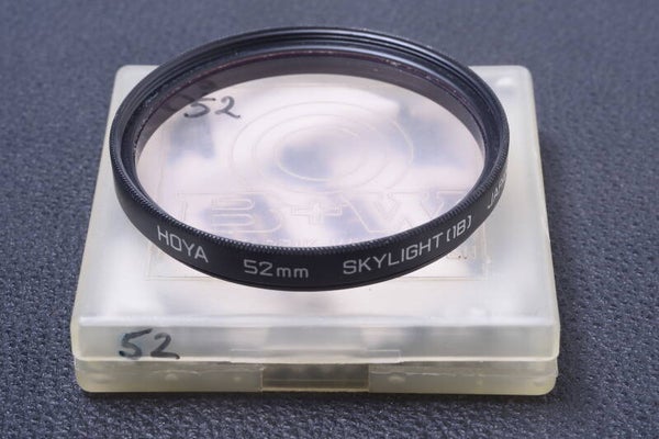 HOYA SKYLIGHT 1B 52MM FILTER GENUINE LENS OR CAMERA SCREW IN W/ KEEPER 108-3