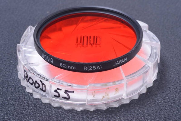 HOYA HMC RED (25A) 52MM FILTER GENUINE LENS OR CAMERA SCREW IN W/ KEEPER 108-3