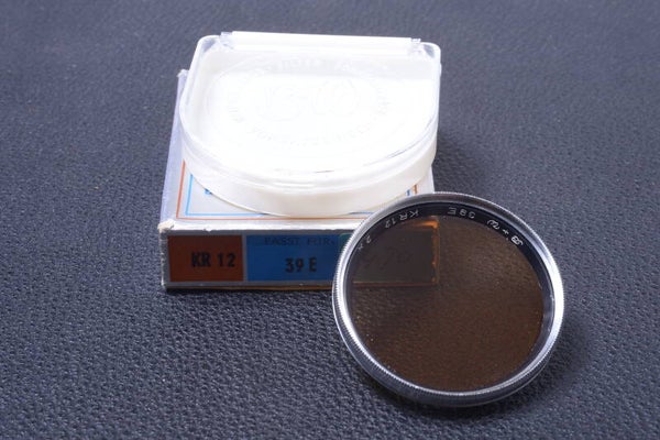 B & W SCHNEIDER SKYLIGHT KR 12 39MM FILTER LENS OR CAMERA SCREW W/ BOX 110-2