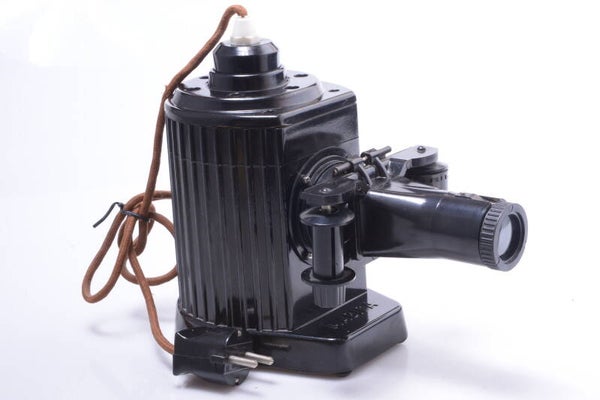 POUVA MAGICA 35MM ROLL FILM STRIP PROJECTOR BAKELITE GERMANY LENS UNKNOWN