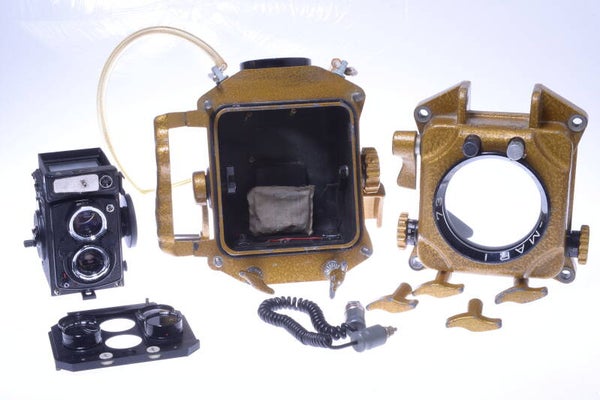 HECO MARI UNDERWATER HOUSING FOR YASHICA MAT 124 TLR CAMERA W/ CLOSE-UP LENSES