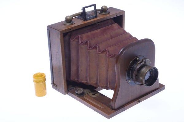 LA PARISIENNE CARETTE ANTIQUE FRENCH 9X12CM GLASS PLATE CAMERA W/ SHUTTER LENS