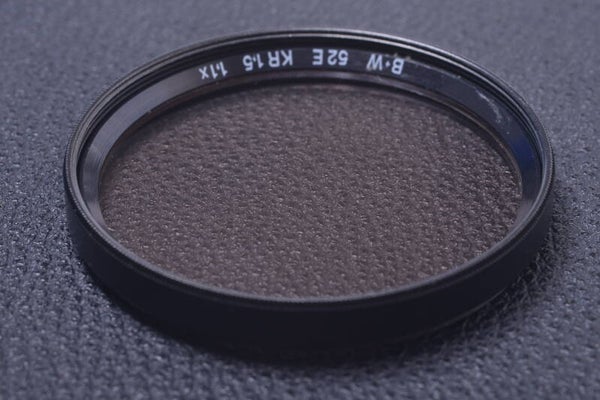 B & W SCHNEIDER SKYLIGHT KR 1.5 52MM FILTER GENUINE LENS OR CAMERA SCREW 16-3
