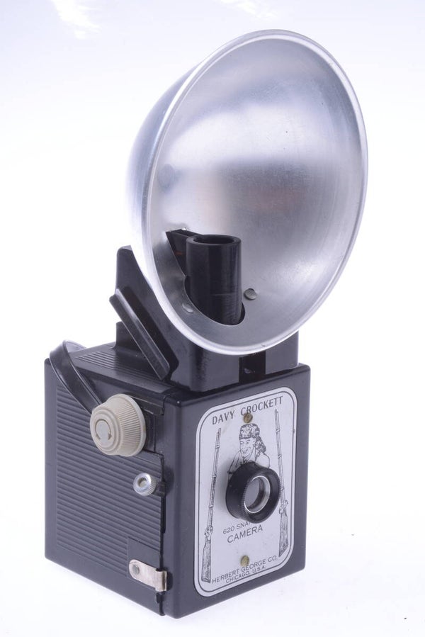 HERBERT GEORGE BOX CAMERA DAVY CROCKETT 620 SNAPSHOT W/ FLASH