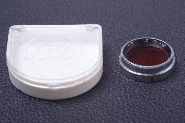 B & W SCHNEIDER RED 5X 21MM FILTER FOR 8MM, 9.5MM FILM CAMERA PUSH ON 18-1