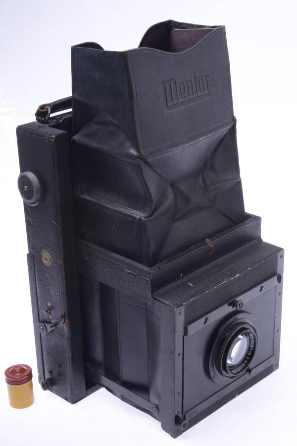 GOLTZ MENTOR REFLEX 13X18CM ‘1913’ CAMERA W/ ZEISS TESSAR 210MM 4.5 LENS