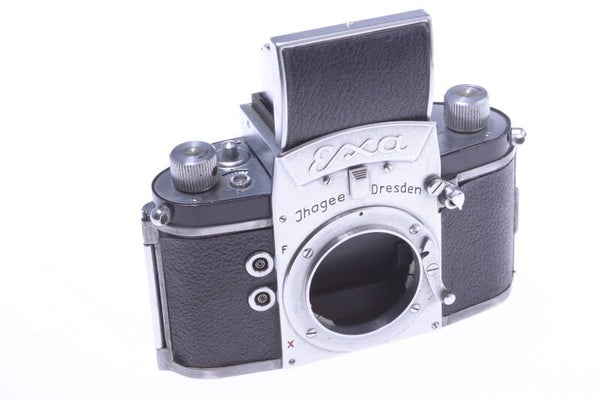 IHAGEE EXA TYPE 5 35MM SLR CAMERA W/ WAIST LEVEL FINDER & SPOOL. NO LENS