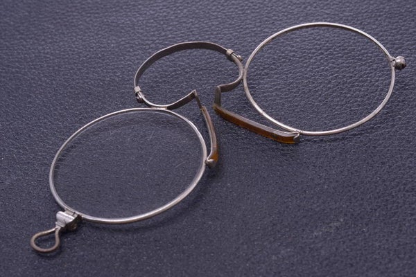 ANTIQUE PINCH, PINCE NEZ READING NOSE GLASSES ROUND FRAME ONLY   5698