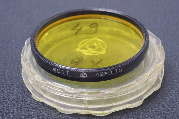USSR CCCP ЖC17 YELLOW 49MM FILTER GENUINE LENS OR CAMERA SCREW W/ KEEPER 23-3