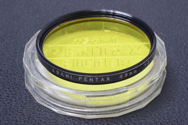 PENTAX YELLOW Y2 49MM FILTER GENUINE LENS OR CAMERA SCREW IN W/ KEEPER 23-3