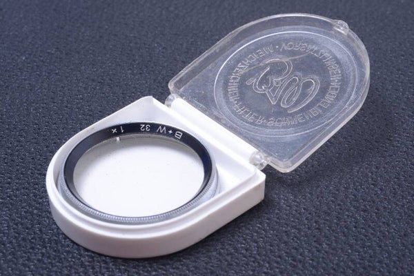 B & W SCHNEIDER UV? 32MM FILTER GENUINE LENS OR CAMERA SCREW W/ KEEPER 26-1