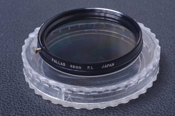 PALLAS POLARIZING 49MM FILTER GENUINE LENS OR CAMERA SCREW IN W/ KEEPER 29-14