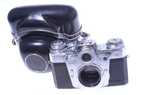 ZEISS CONTAREX BULLS EYE CHROME 35MM SLR CAMERA *WORKS 100%* W/ CASE NO LENS