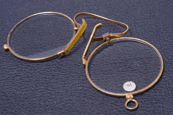 ANTIQUE PINCH, PINCE NEZ READING NOSE GLASSES *UNUSED* SPECTACLES +2.0 DIOPTER