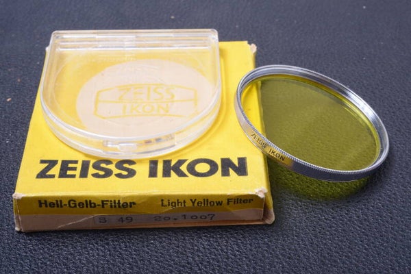 ZEISS YELLOW 2X 49MM FILTER GENUINE LENS OR CAMERA SCREW IN W/ KEEPER 35-3