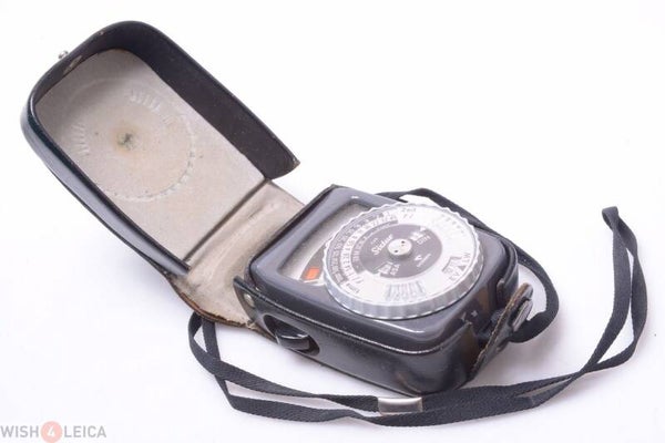 GOSSEN SIXTAR CDS LIGHT, EXPOSURE METER ‘GERMANY’ W/ CASE & STRAP