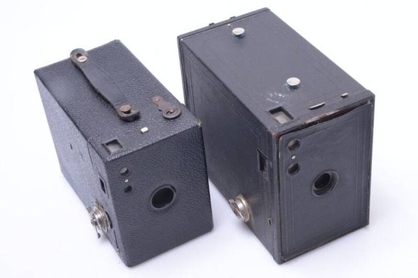 KODAK NO.2A BROWNIE MODEL C LARGE TYPE & HAWKEYE MODEL B.B BOX CAMERAS