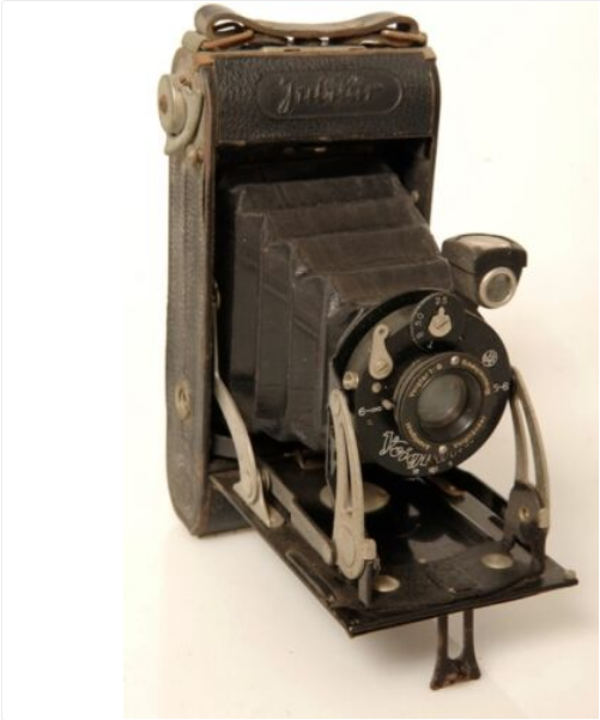 VOIGTLANDER JUBILAR. CHEAP VERSION OF THE BESSA FOLDING CAMERA FOR ROLLFILM.1