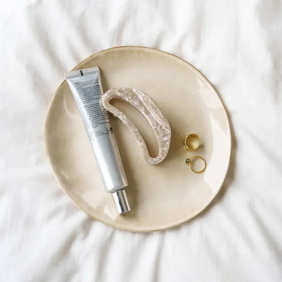 Olivia – Maanvormige clip marmer grijs