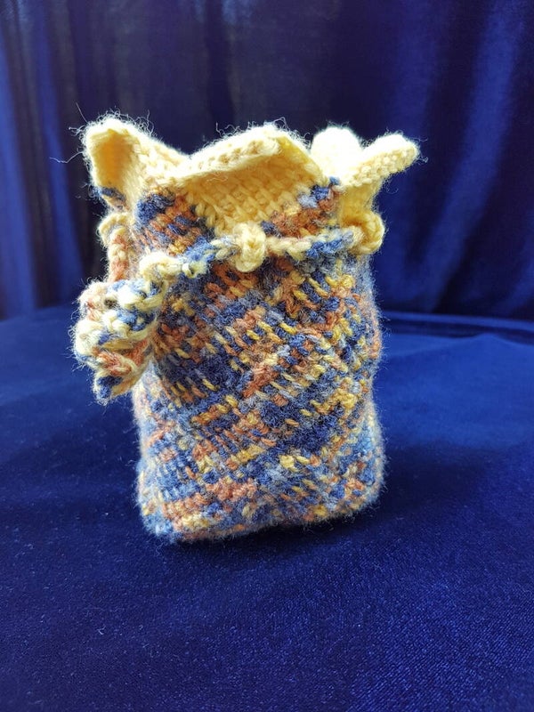 Garnbeutel gelb/bunt mit Rautenmuster