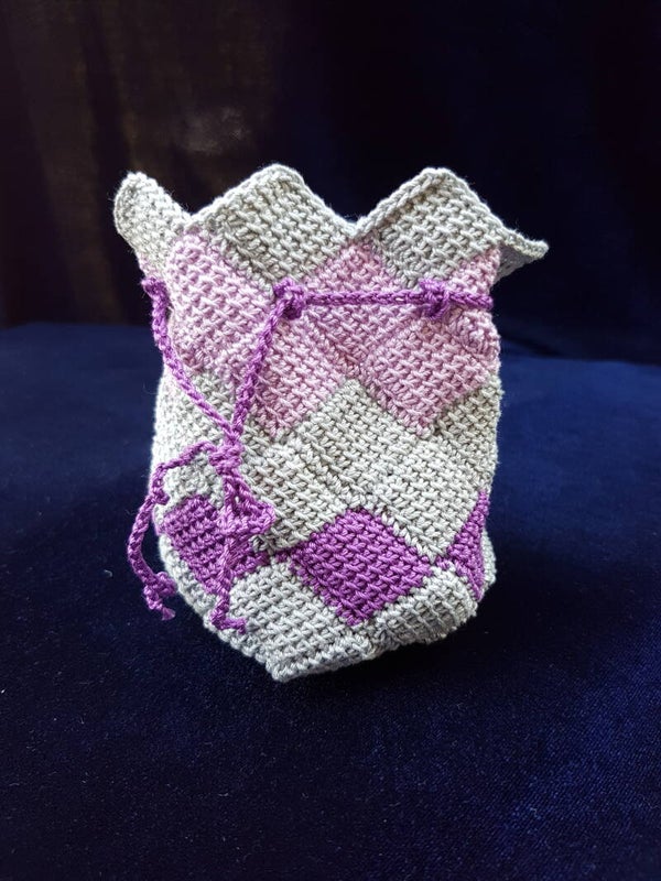 Garnbeutel violett/grau mit Rautenmuster
