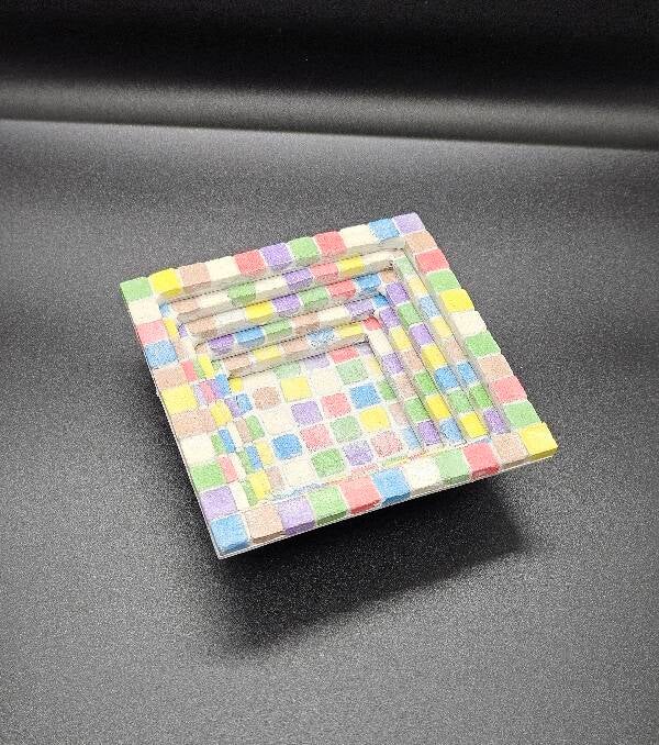 Quadratische Schale mit Mosaiksteinchen