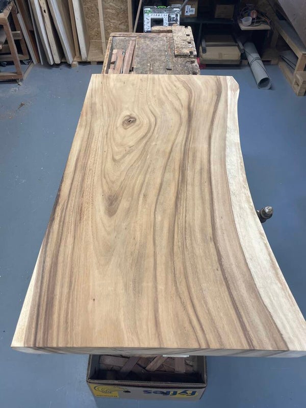Boomstam plank, Suar 148cm bij 82/72/76cm en 6cm dik