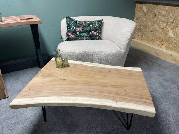 Salontafel suar boomstamblad  ca100cm bij max 80cm min 60cm, 6cm dik