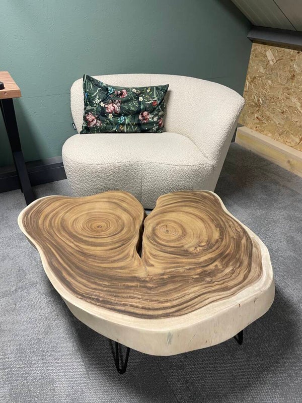 Grillige Suar  boomstam Salontafel max  104 bij 80cm en 8cm dik