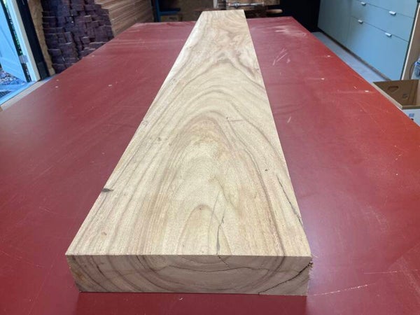 Boomstam plank/ wandplank, Suar 196cm  bij 25cm en 6cm dik
