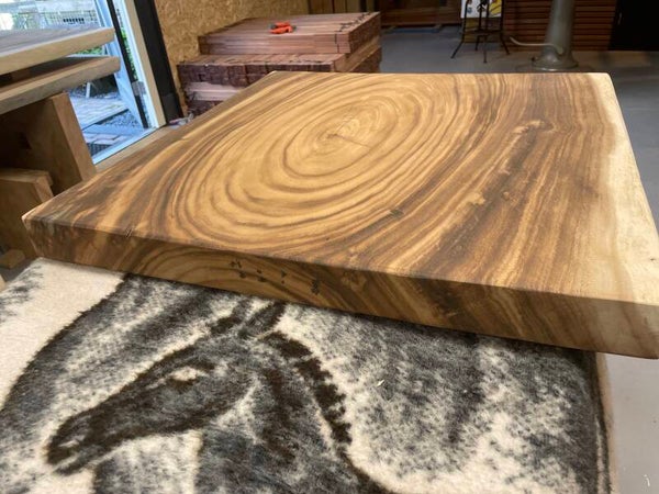 Boomstam plank, Suar ca 70 bij 70cm, 6cm dik