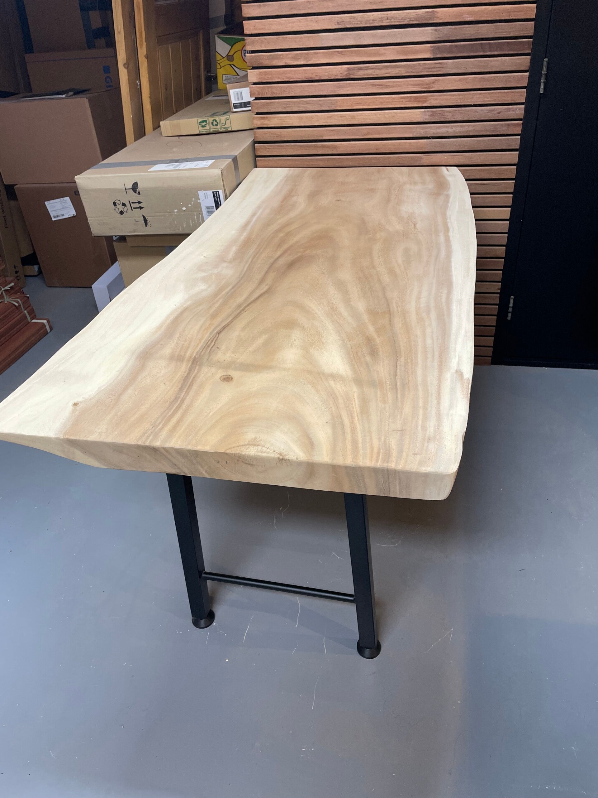 Bureau tafel van boomstamblad 161 bij gem 78cm en 6cm dik