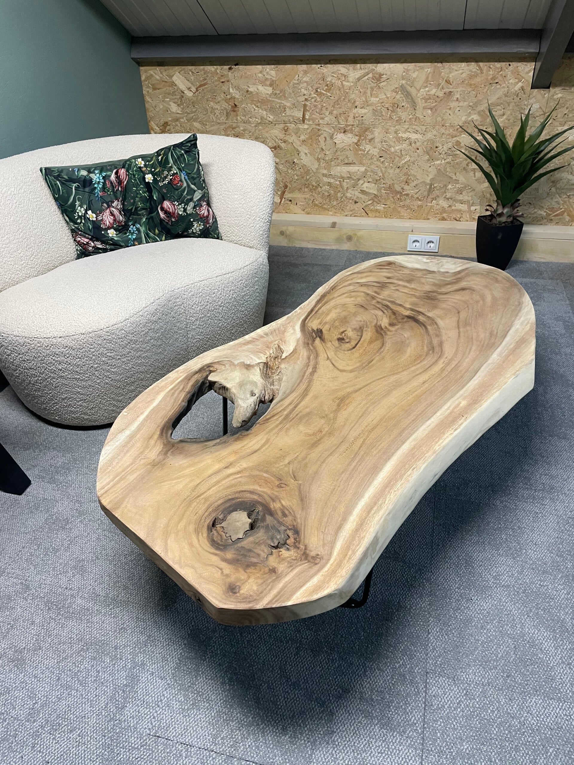 Salontafel Suar max 150cm bij max 70cm, 6cm dik