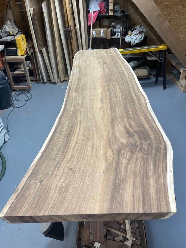 Boomstam plank, Suar ca 259 bij max 78cm min 60cm en 6cm dik