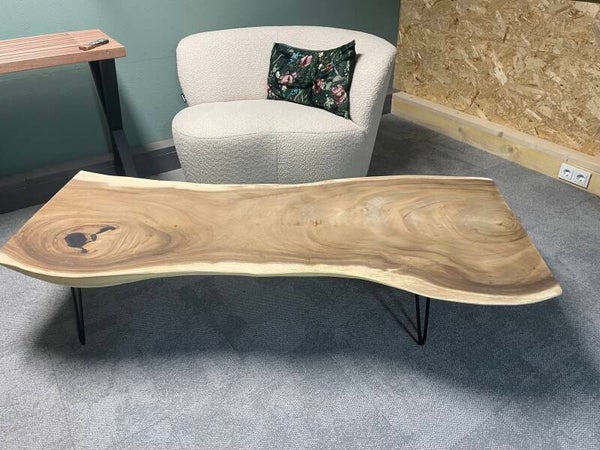 Salontafel Suar 159cm bij max 70cm en min 53cm, 6cm dik