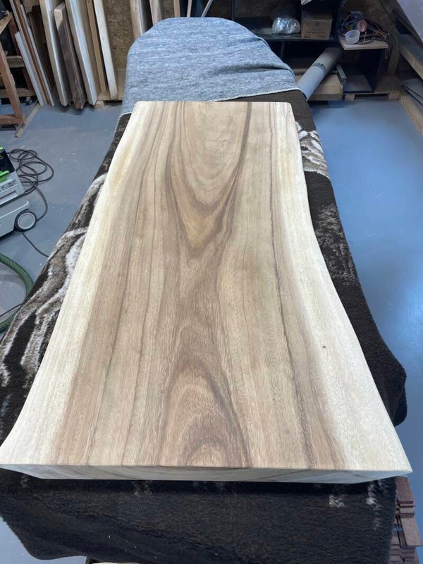 Suar plank 125cm bij gem 55cm 6cm dik