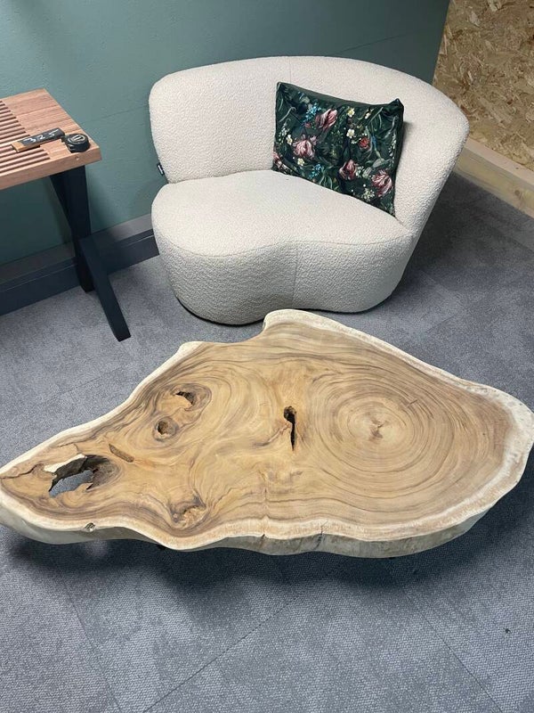 Salontafel Suar 147cm bij max 78cm en, 6cm dik