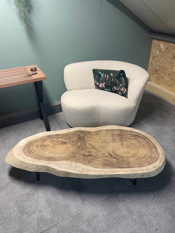 Suar boomstam salontafel  max 150 bij 63cm en 8cm dik