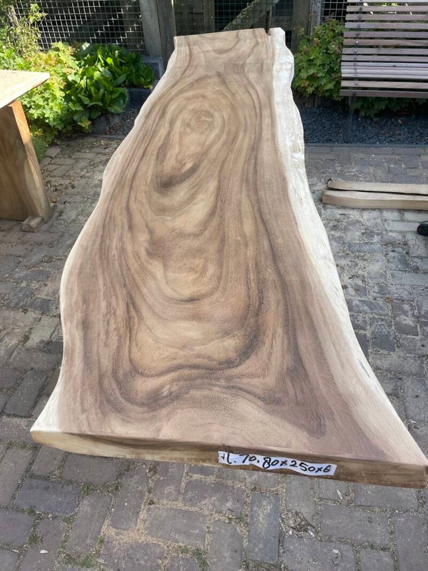 Suar boomstamblad 250cm bij gem. 58cm, 6cm dik