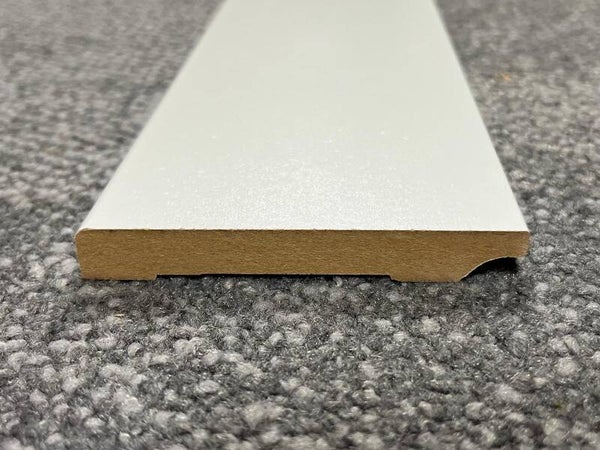 MDF Plinten wit 244cm lang 90/12 mm, prijs is bundel van 10stuks