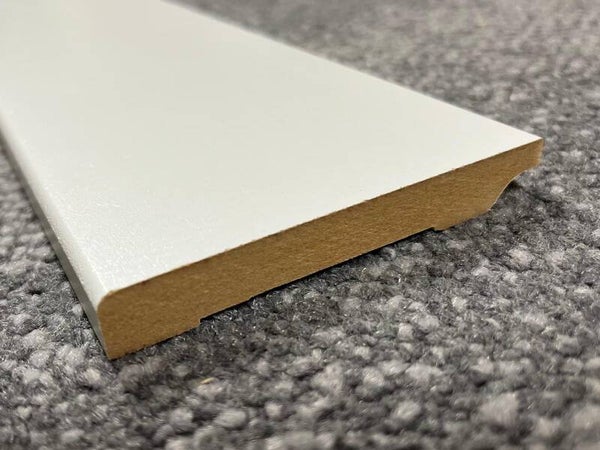 MDF Plinten wit 244cm lang 117/12 mm, prijs is bundel van 10stuks