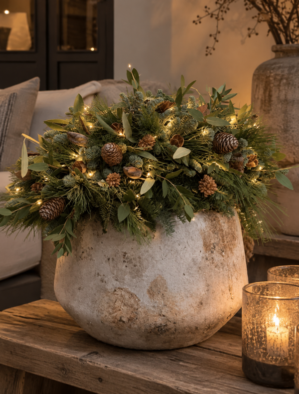 Kersttoef eucalyptus & dennenappels / circa 60cm
