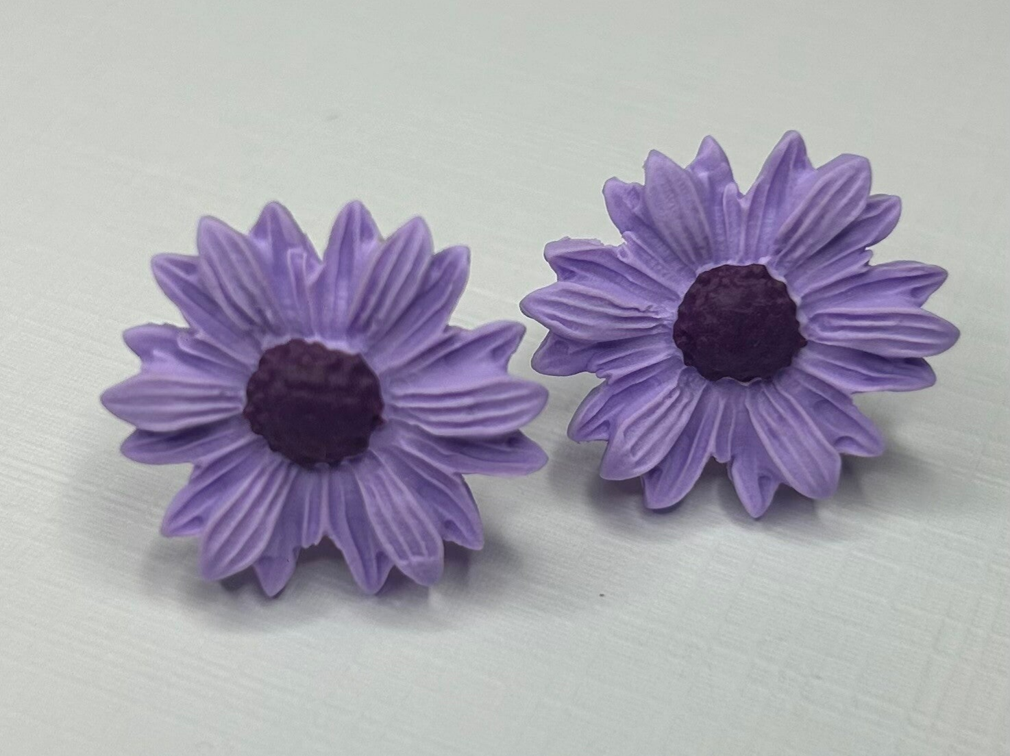 ELARA Lila Pastel