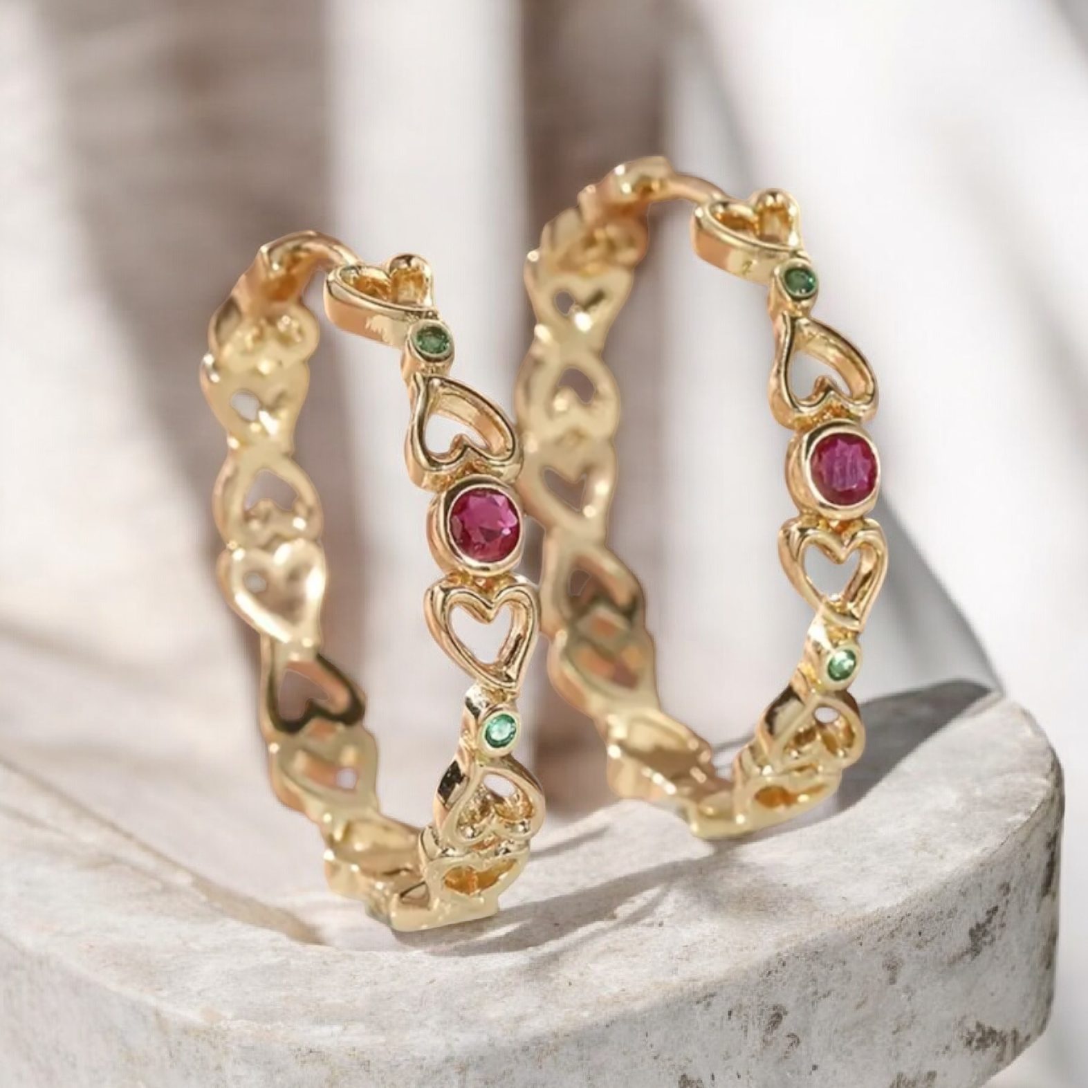 goudkleurige hartjesoorringen