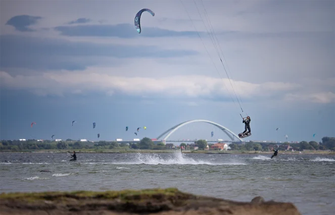 actiongeladene-wassersport-fotos-auf-fehmarn-standard-gacky8.webp