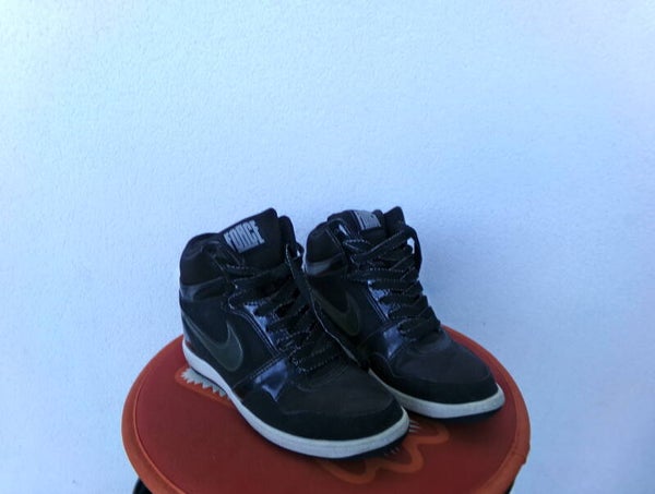 Baskets Nike FORCE Taille 38