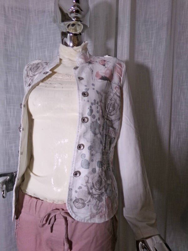 Veste rose et blanc à motifs originaux TAILLE M